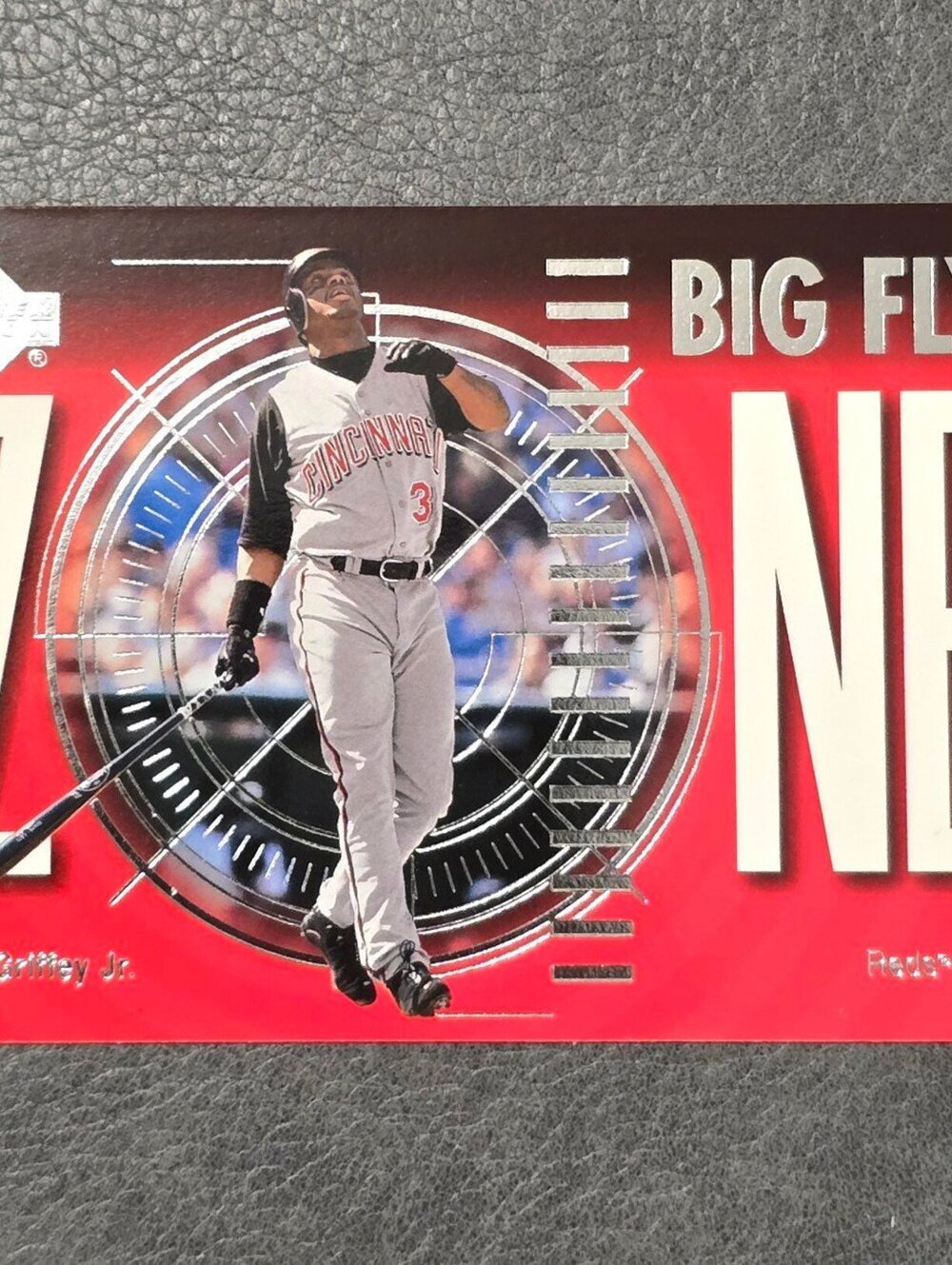 2001 Upper Deck Big Fly Zone #Z2 Ken Griffey Jr Baseball Card